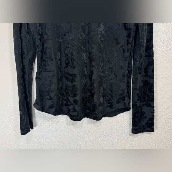 Sundance Black Velvet Textured Floral Long Sleeve Top Women’s Size Small - Picture 6 of 11